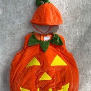 Pottery barn kids pumpkin costume
